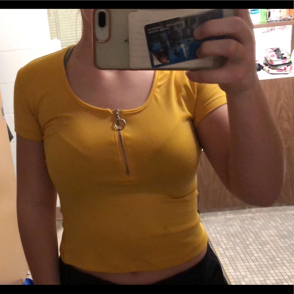 Yellow quarter zip shirt sleeve shirt